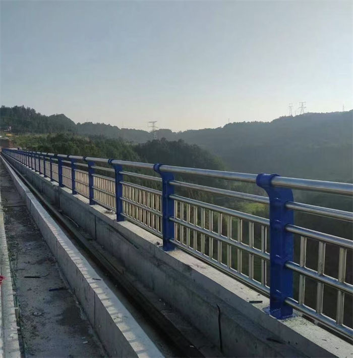 不锈钢钢丝绳护栏厂家