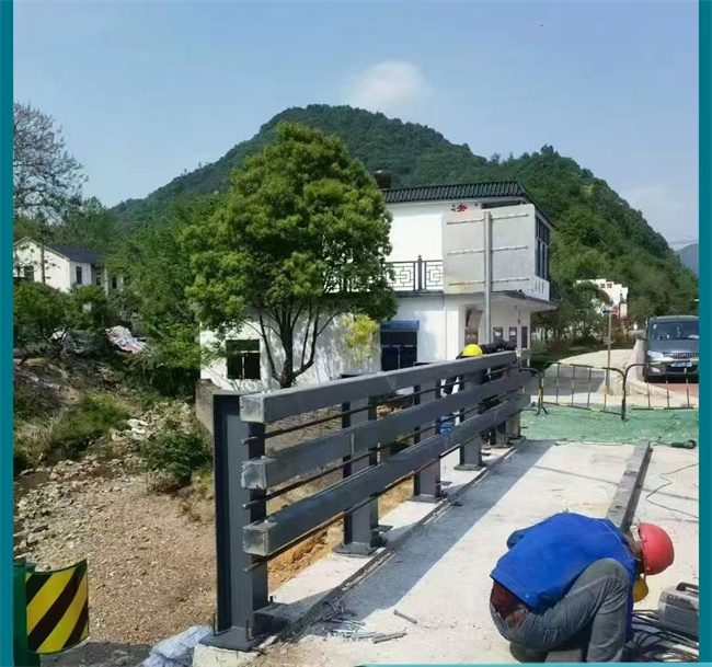 灯光护栏厂家直销各种护栏种类丰富