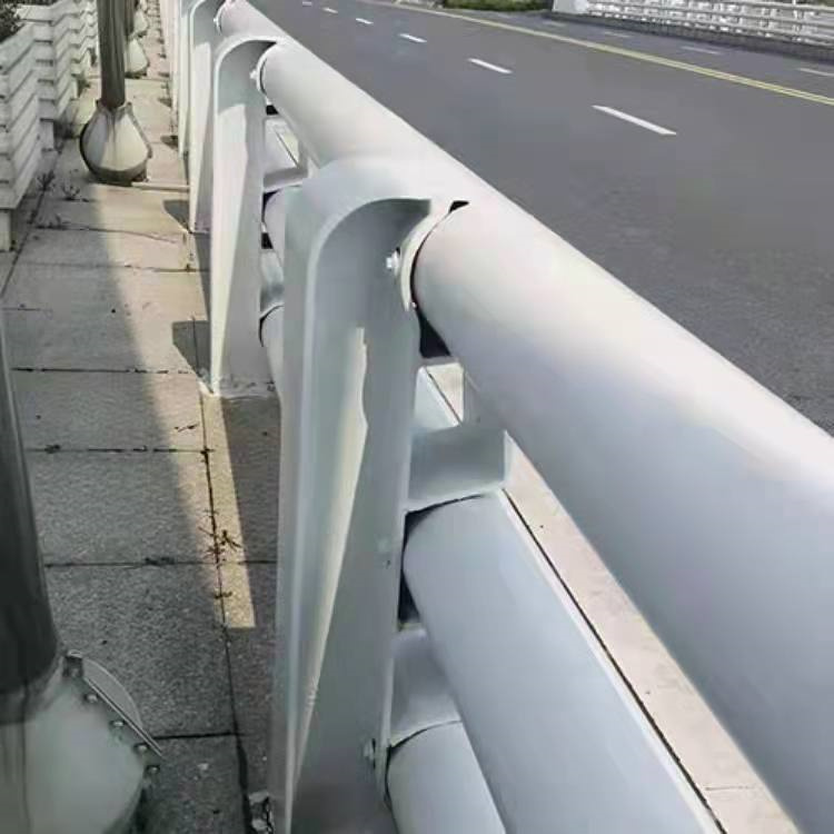 道路景观护栏产品类型多